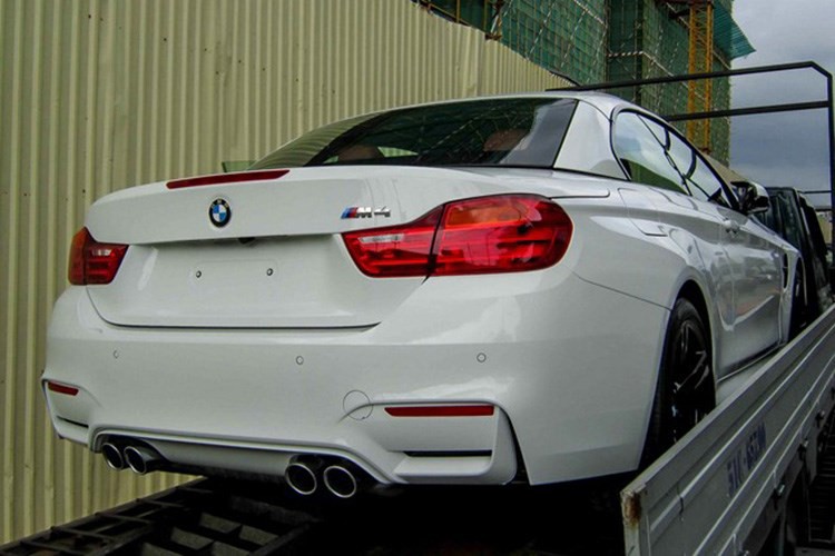 Hotgirl 'tho dan nguc tran' tau BMW M4 mui tran 4,2 ty-Hinh-9